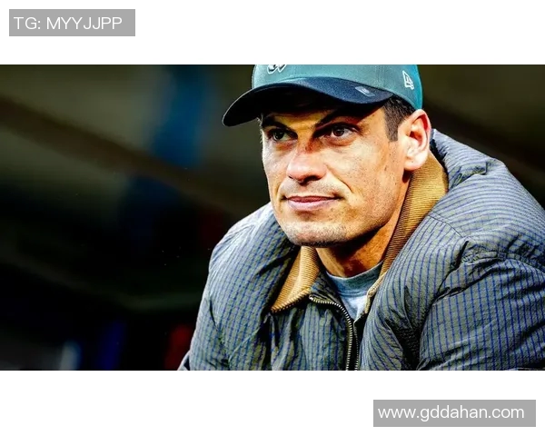 帕恩赛后感慨:“看了辉龙比赛,要换会氛围!” 帕恩赛后感慨:“看了辉龙比赛,要换会氛围!”