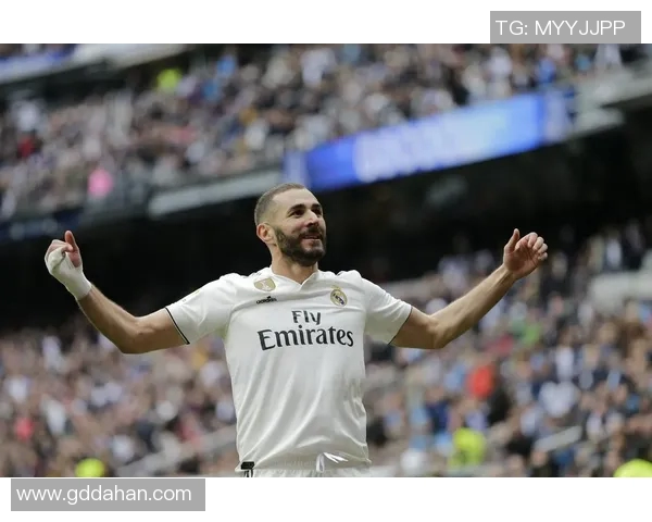 皇家马德里前锋本泽马因伤将缺席数场比赛:球队未来面临严峻挑战 皇家马德里前锋本泽马因伤将缺席数场比赛:球队未来面临严峻挑战