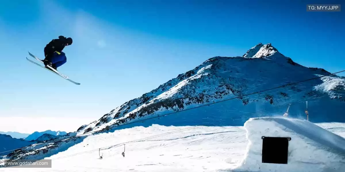 ⚽ 全球赛事盛宴，每一脚都点燃热血！🔥